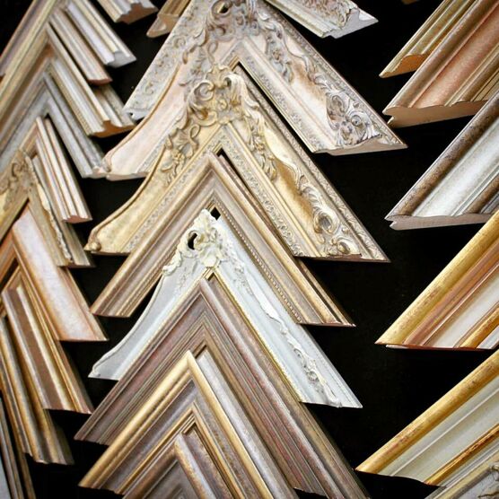 Pictures frame corners